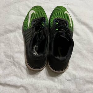 Nike Men's Black and Green Sneakers